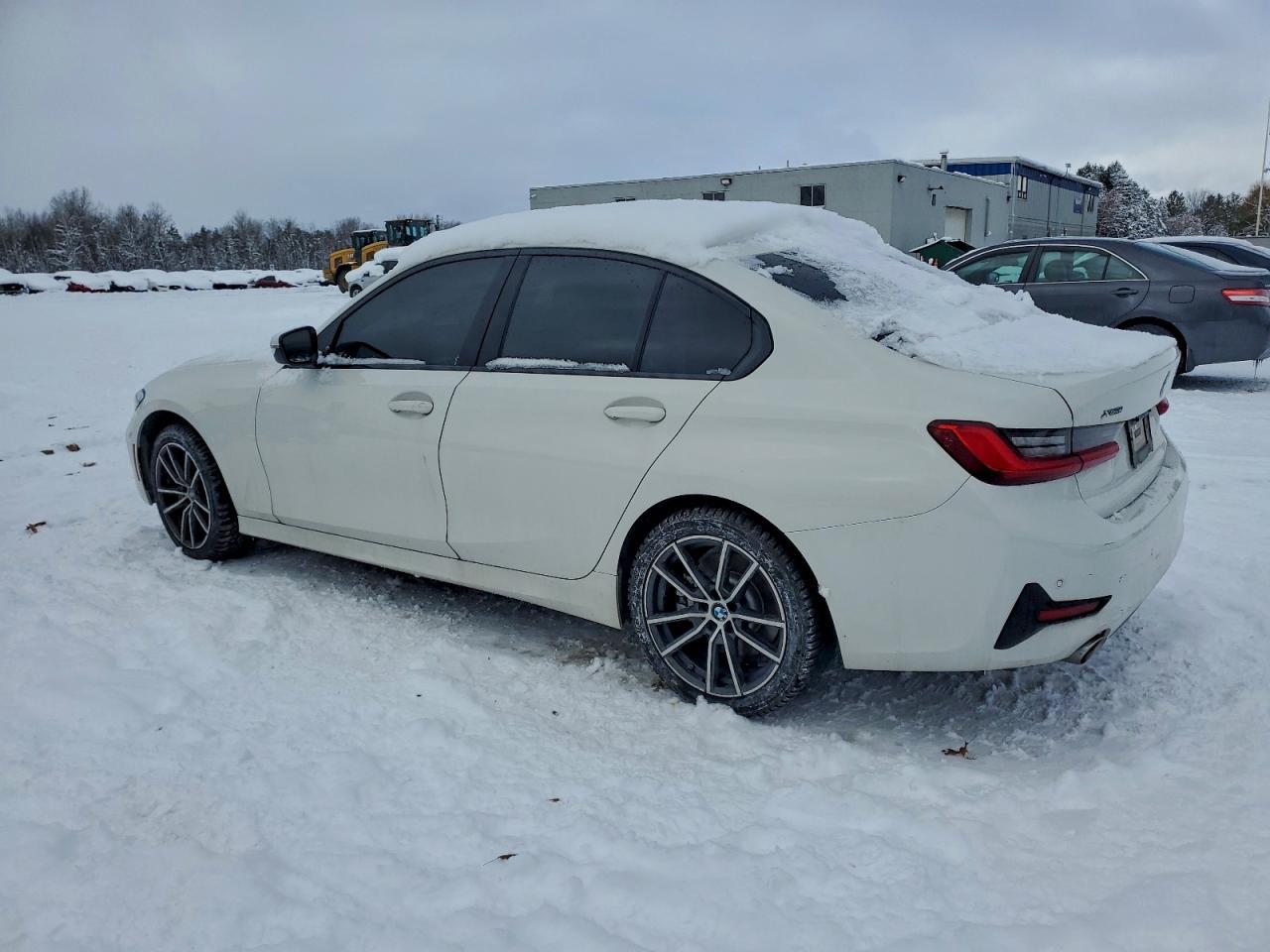 2020 BMW 330Xi - zdjęcie 2