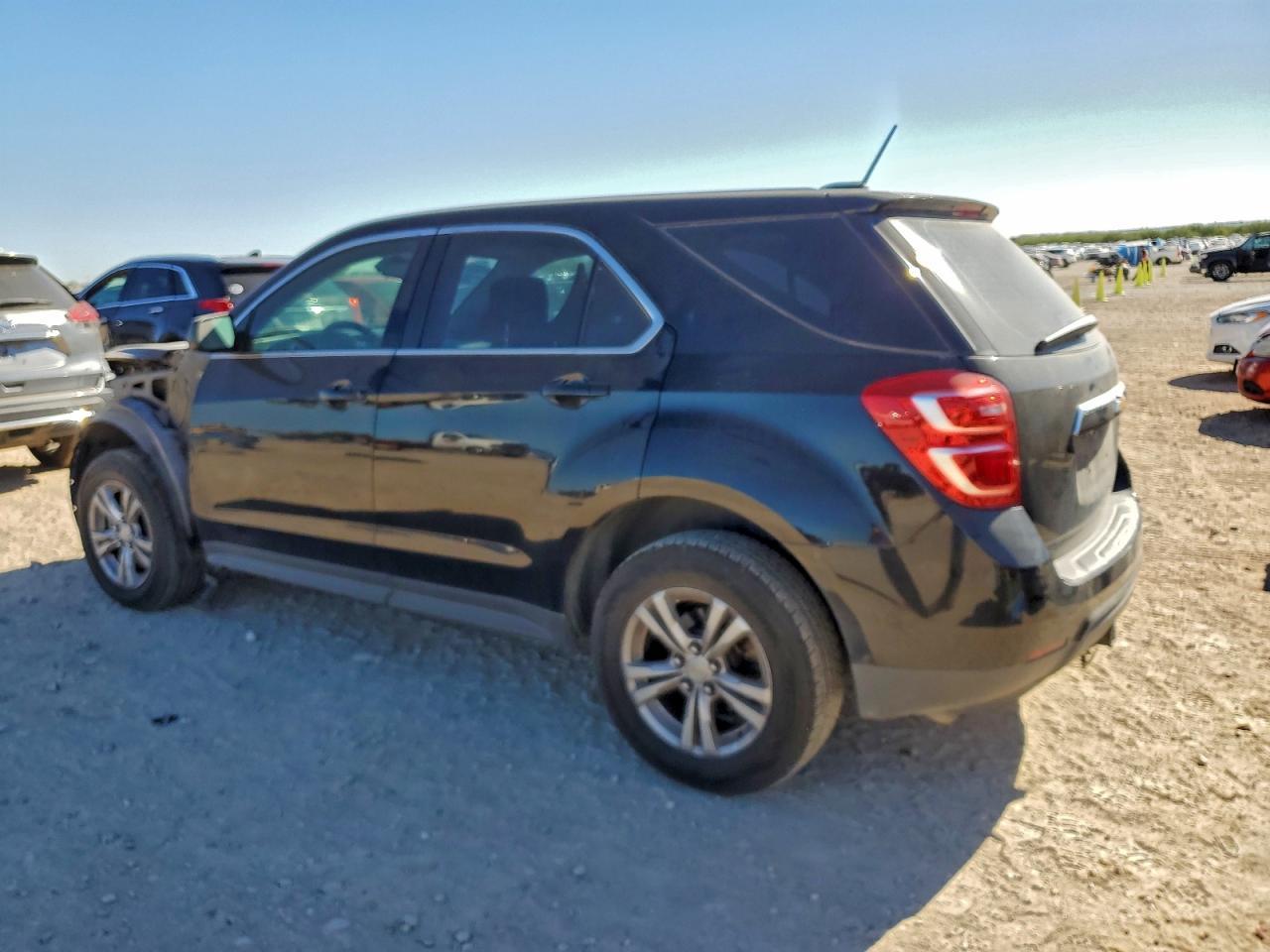 2016 Chevrolet Equinox Ls - zdjęcie 2