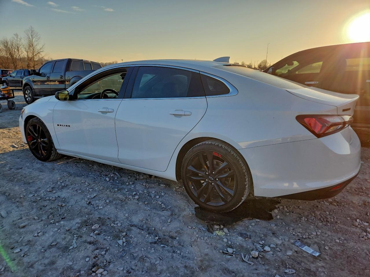 2023 Chevrolet Malibu Lt - zdjęcie 2