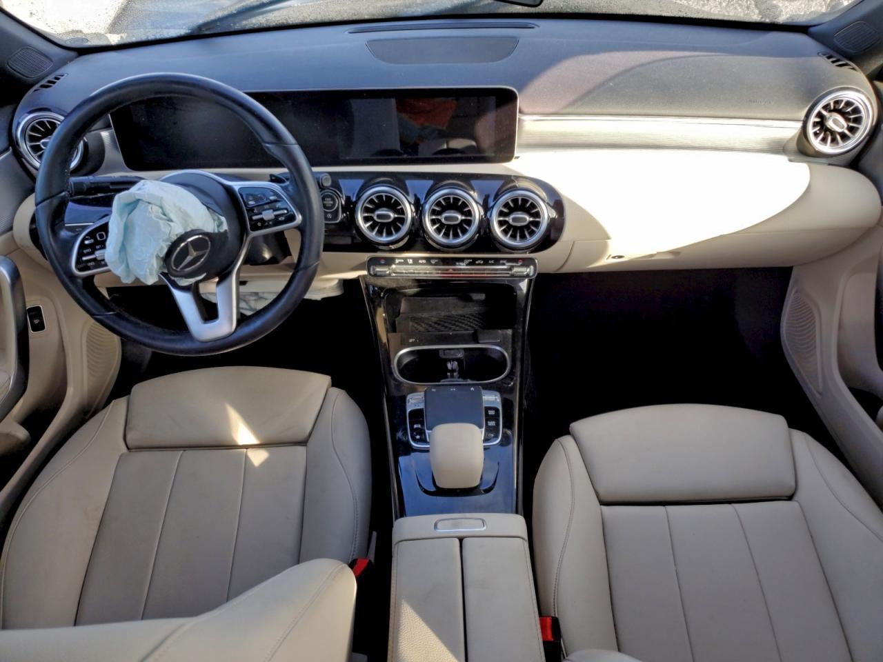 2020 Mercedes-Benz A 220 - zdjęcie 8