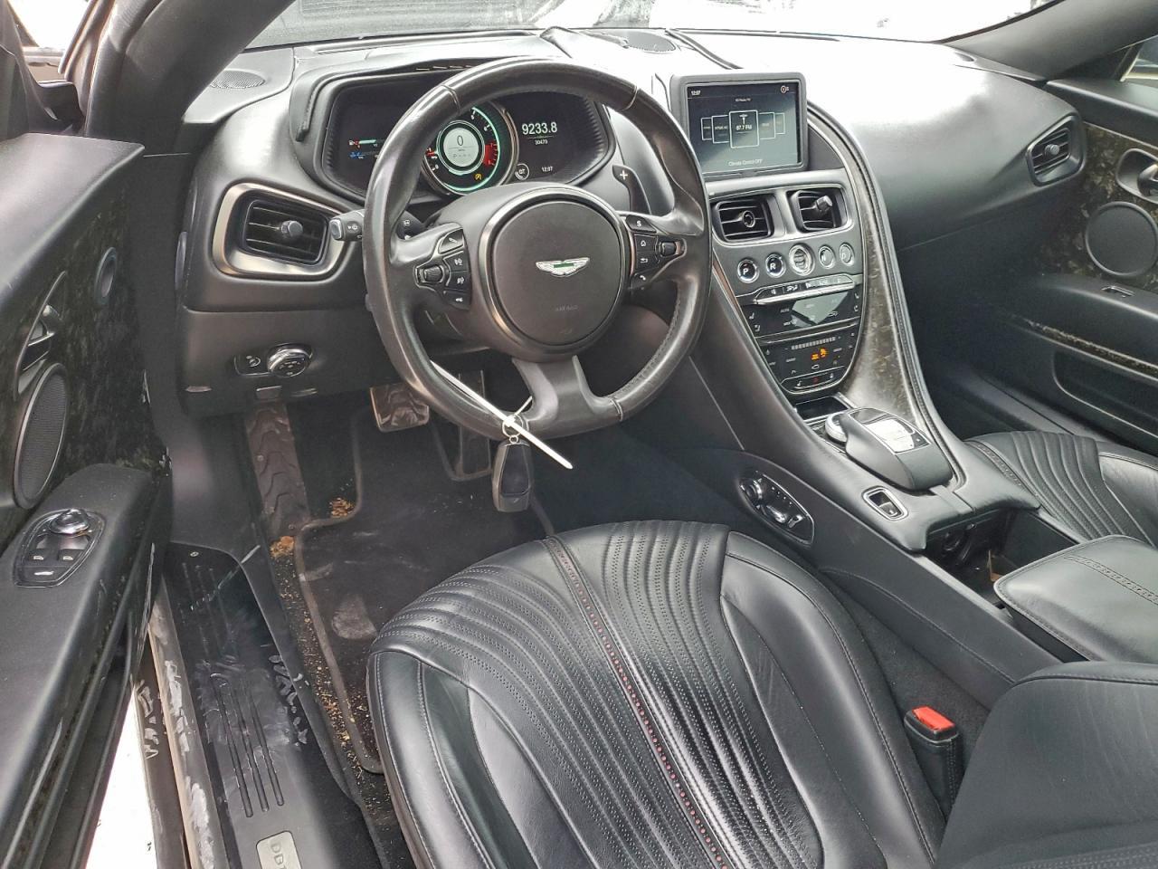 2019 Aston Martin Db11 - zdjęcie 8