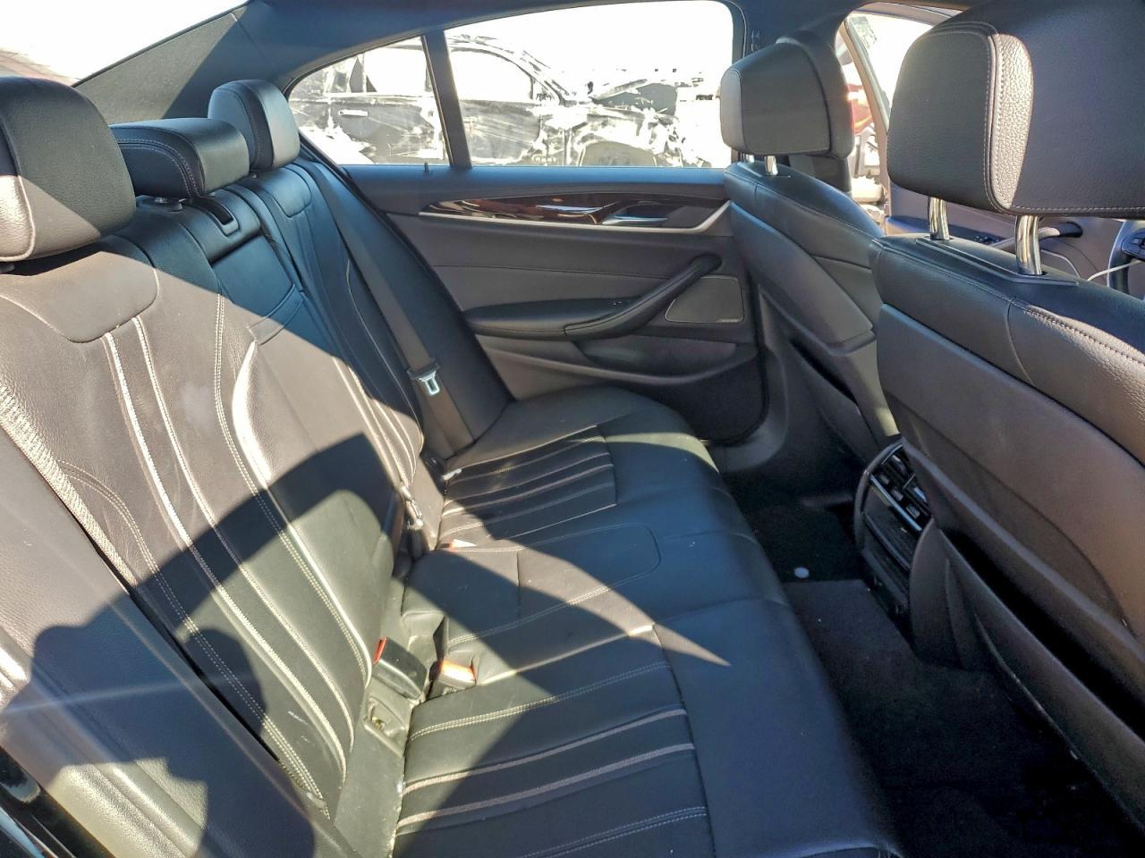 2018 BMW 530 I - zdjęcie 10