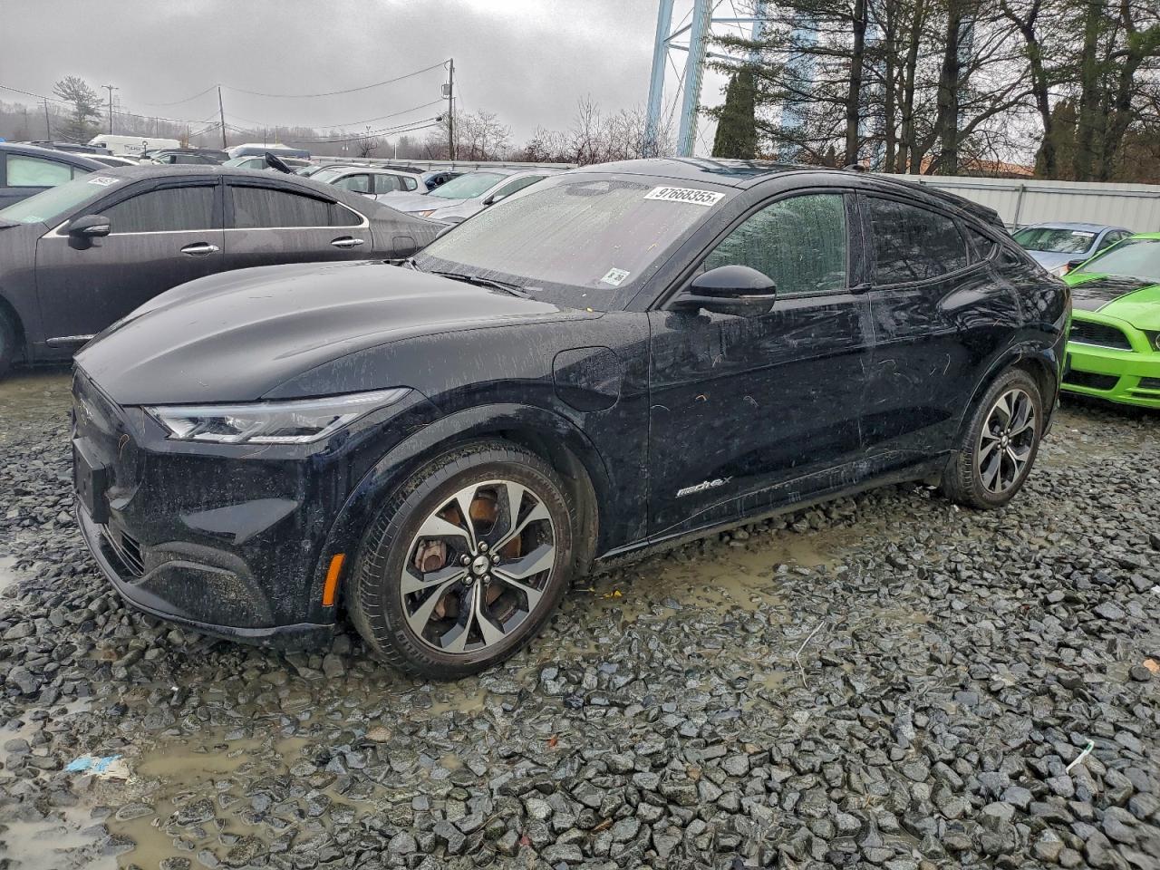 2022 Ford Mustang Mach-E Premium - zdjęcie główne