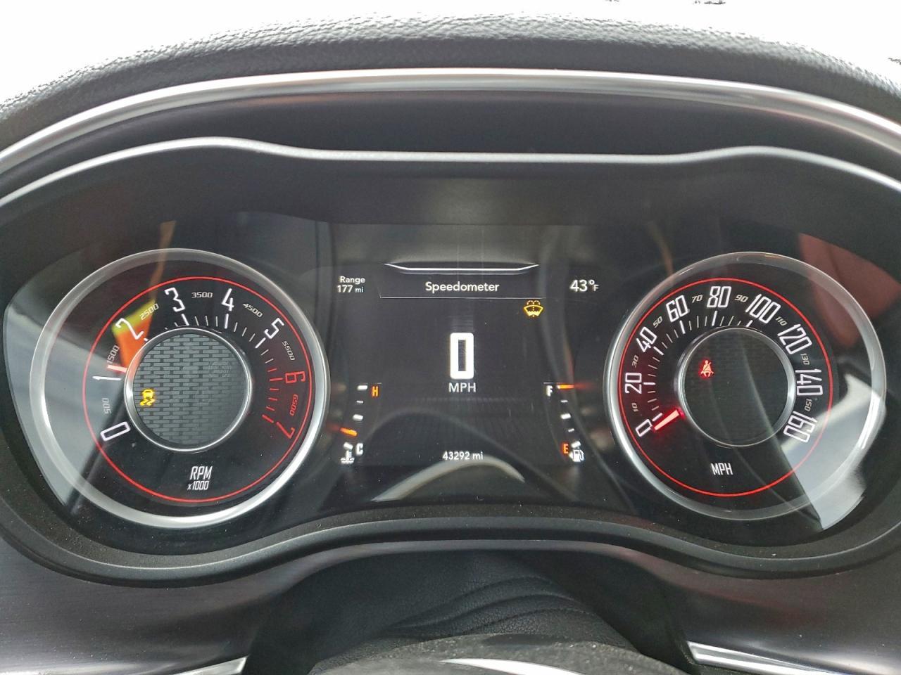 2016 Dodge Challenger R/T - zdjęcie 9