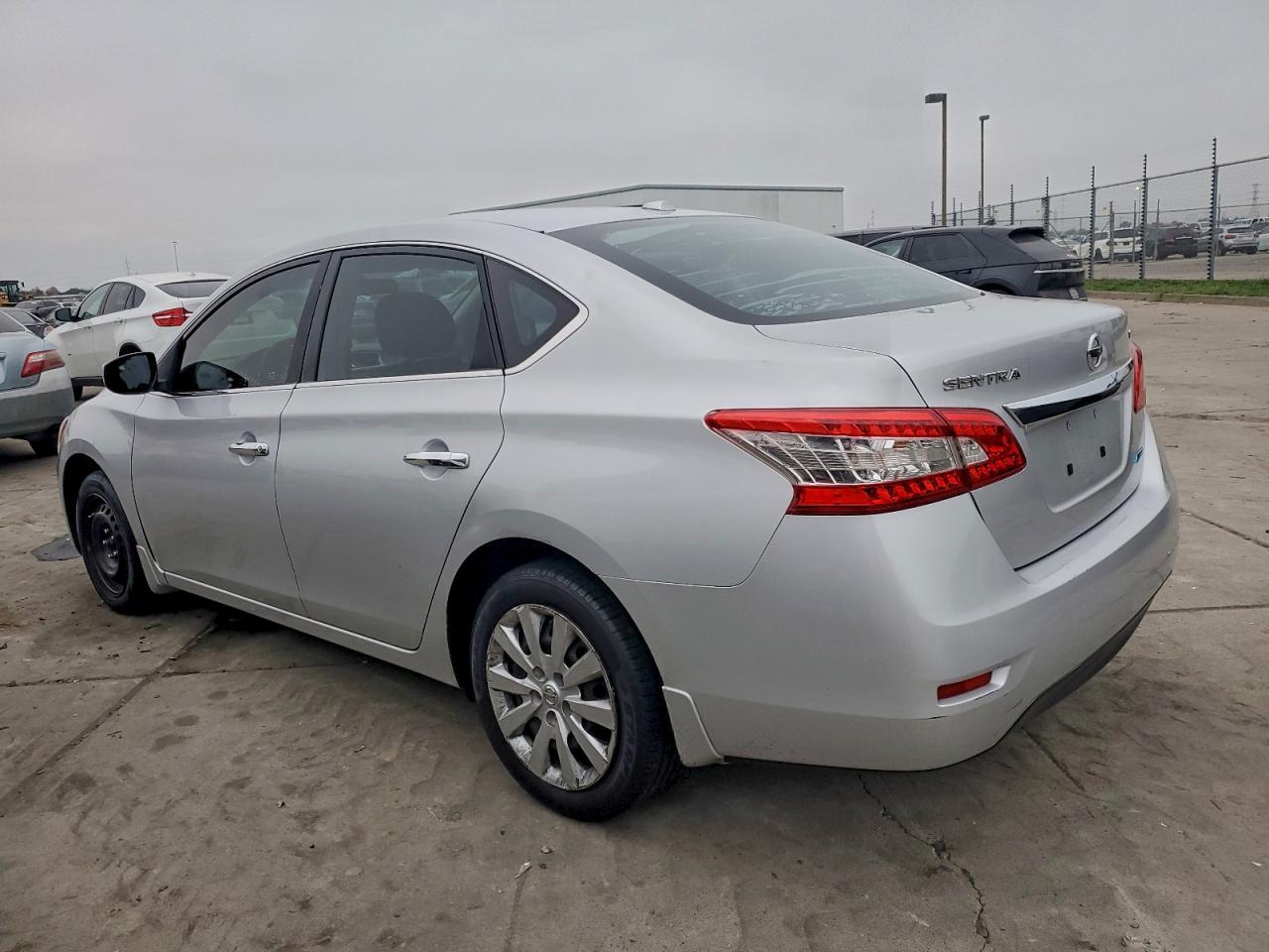 2013 Nissan Sentra S - zdjęcie 2