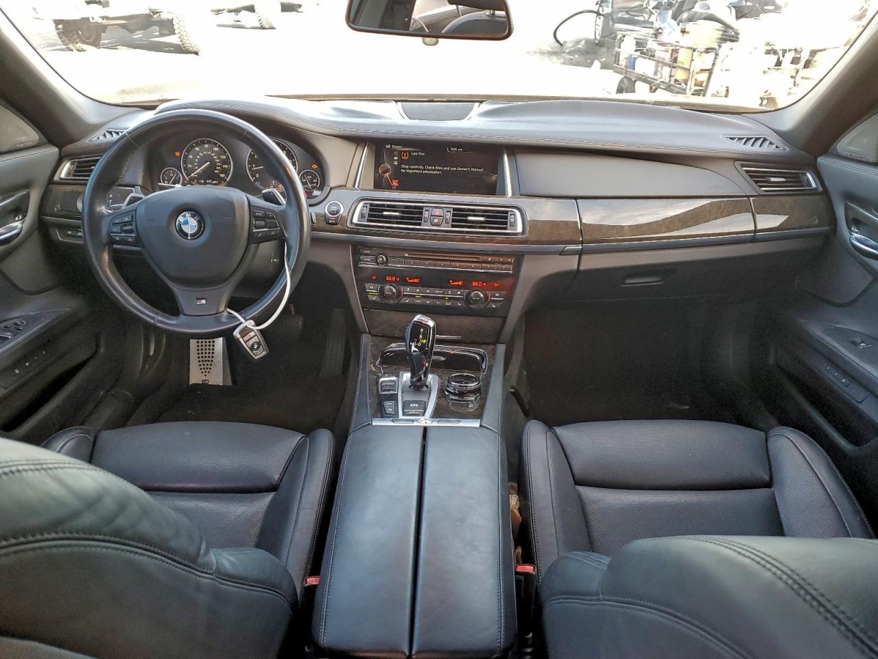 2015 BMW 750 Li - zdjęcie 8