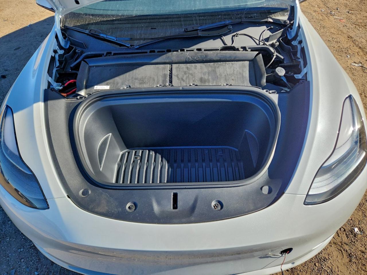 2025 Tesla Model Y - zdjęcie 11