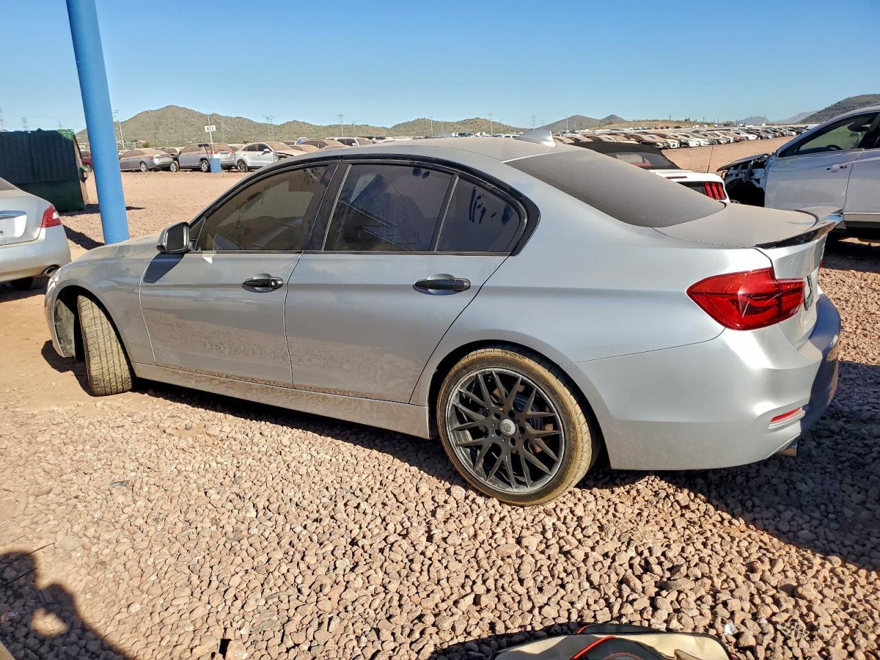 2018 BMW 320 I - zdjęcie 2