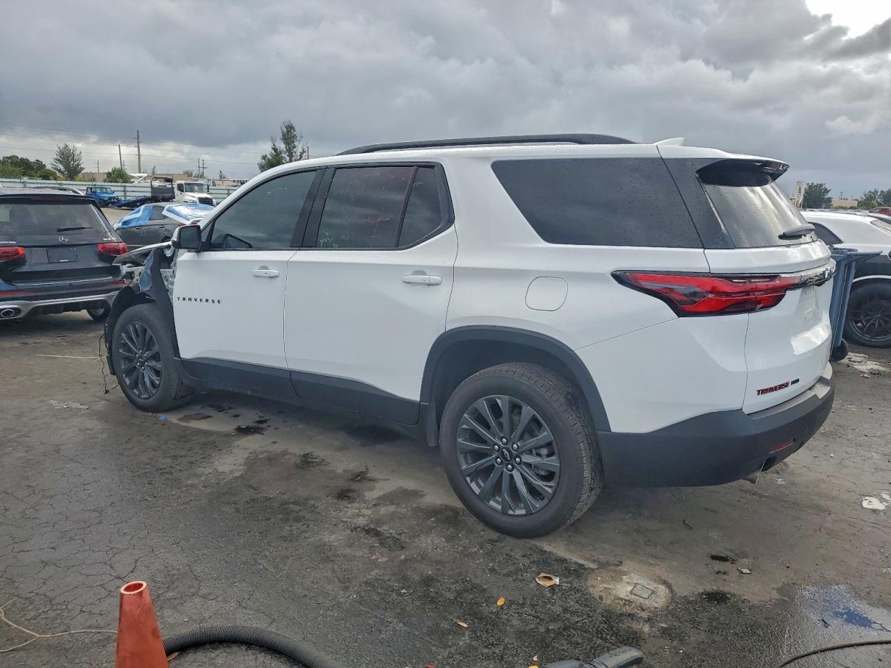 2023 Chevrolet Traverse Rs - zdjęcie 2
