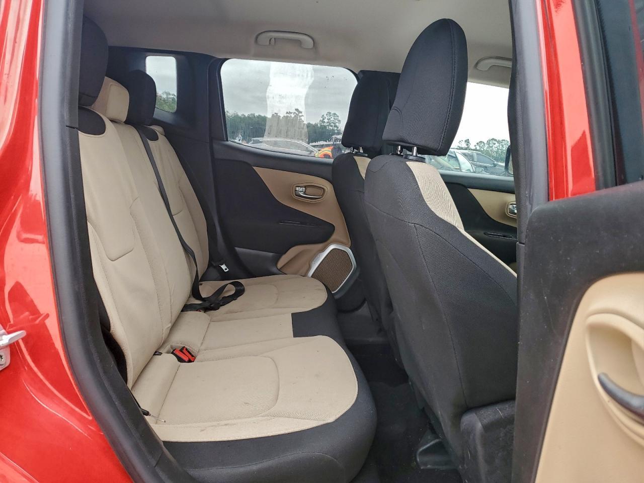 2015 Jeep Renegade Sport - zdjęcie 11