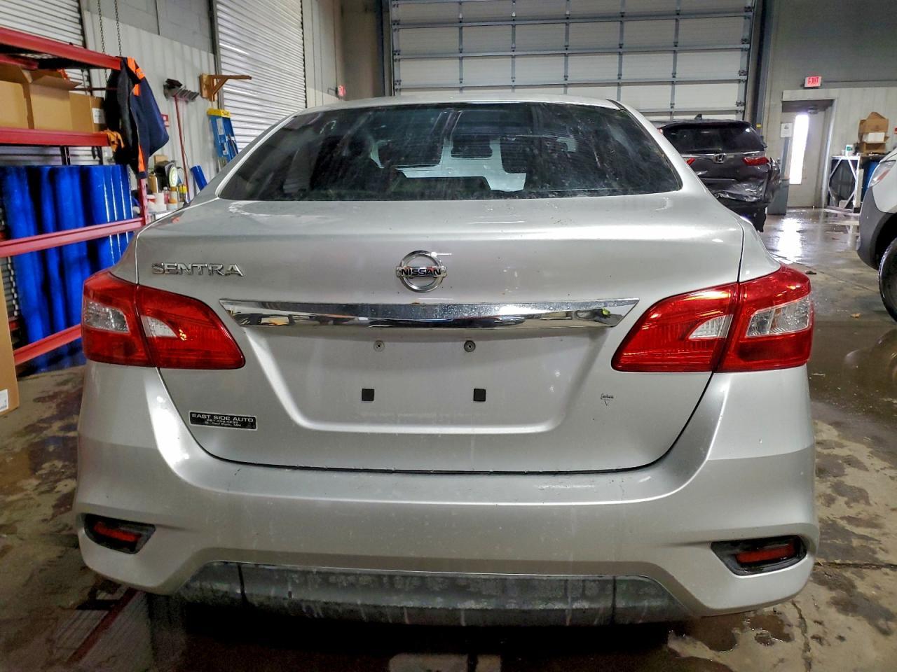 2017 Nissan Sentra S - zdjęcie 6