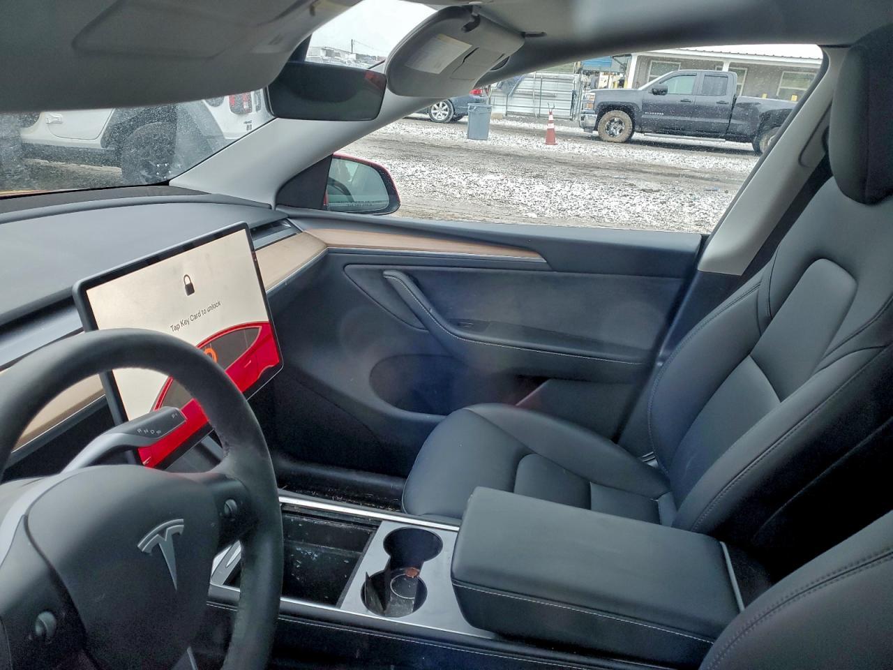 2024 Tesla Model Y - zdjęcie 9