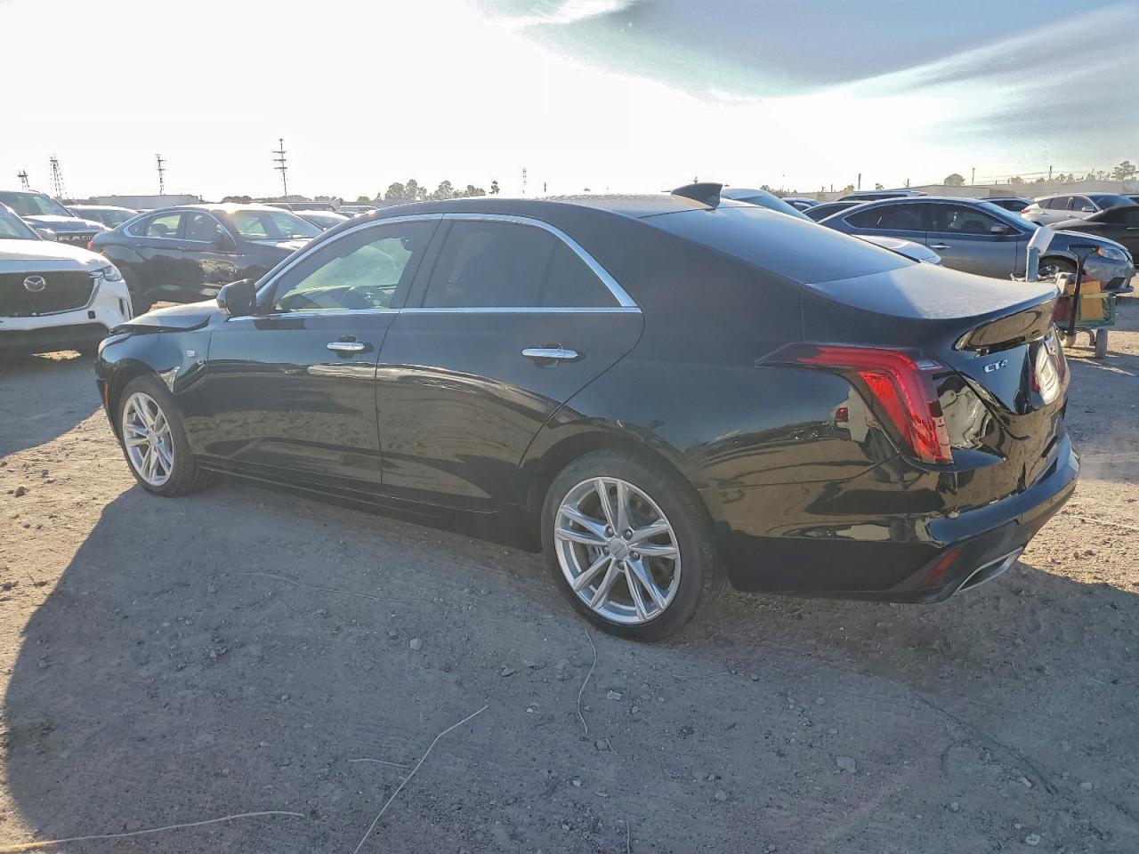 2025 Cadillac Ct4 Luxury - zdjęcie 2