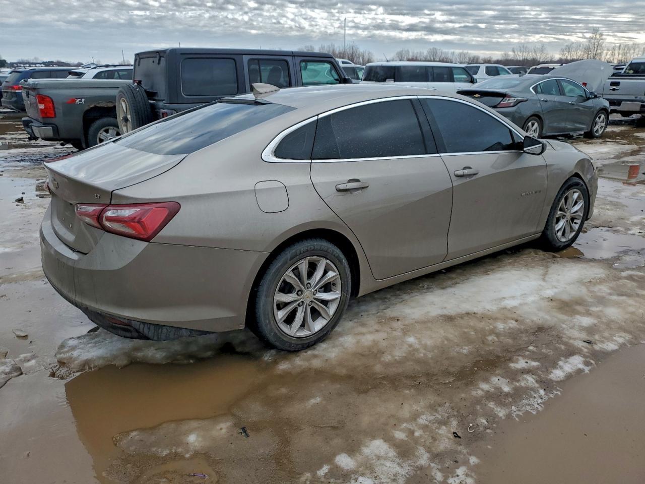 2022 Chevrolet Malibu Lt - zdjęcie 3