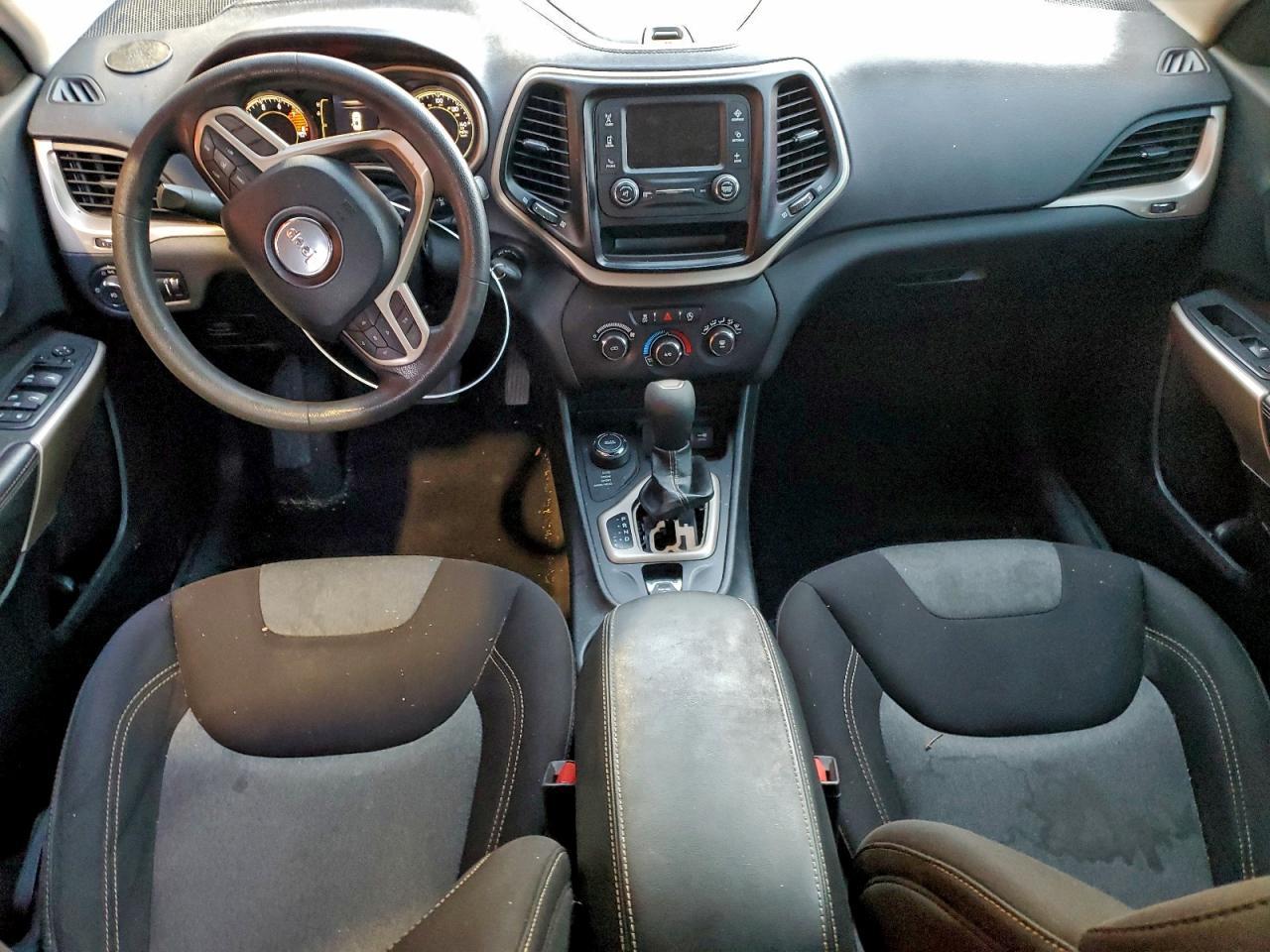 2018 Jeep Cherokee Latitude - zdjęcie 8