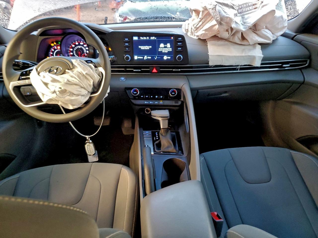 2022 Hyundai Elantra Sel - zdjęcie 8