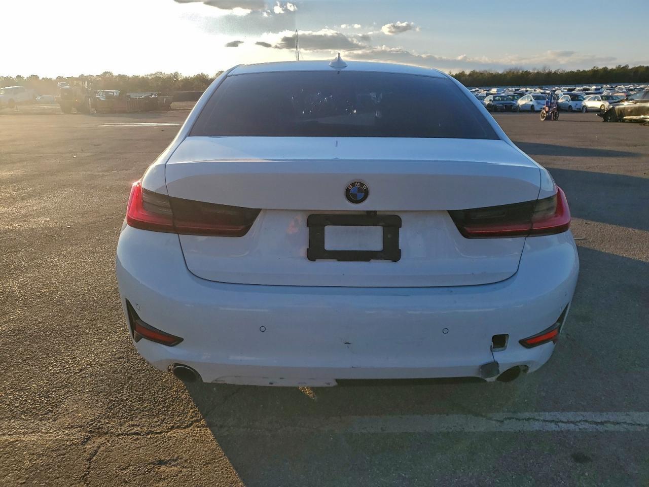 2021 BMW 330Xi - zdjęcie 6