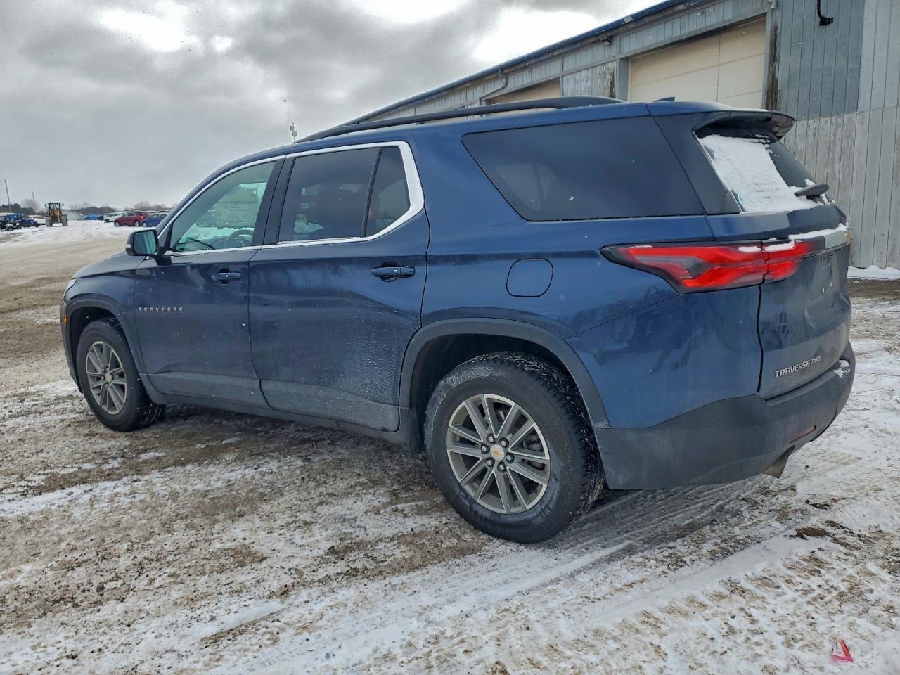 2022 Chevrolet Traverse Lt - zdjęcie 2