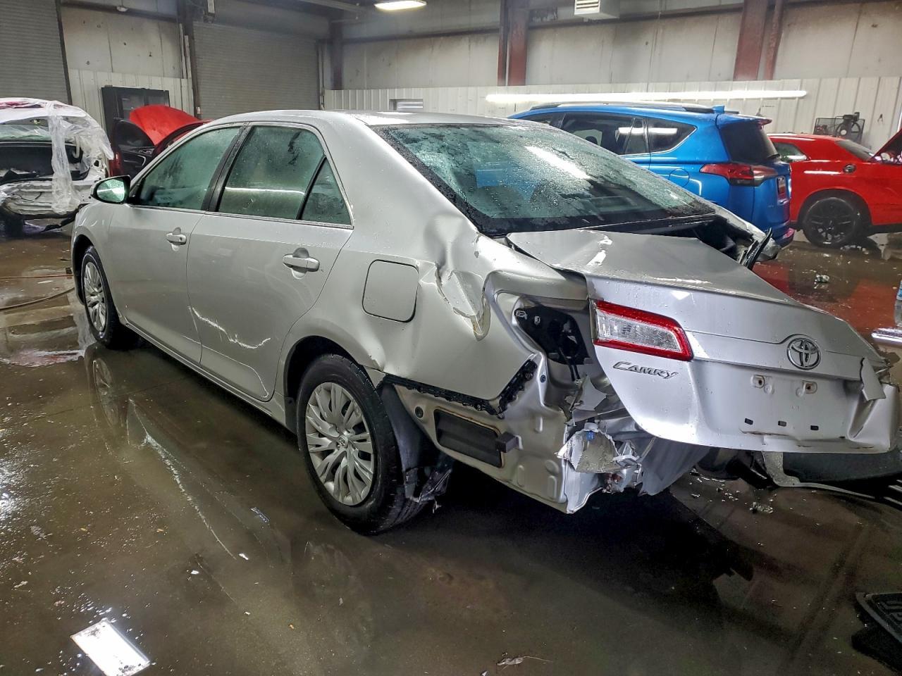 2013 Toyota Camry L - zdjęcie 2