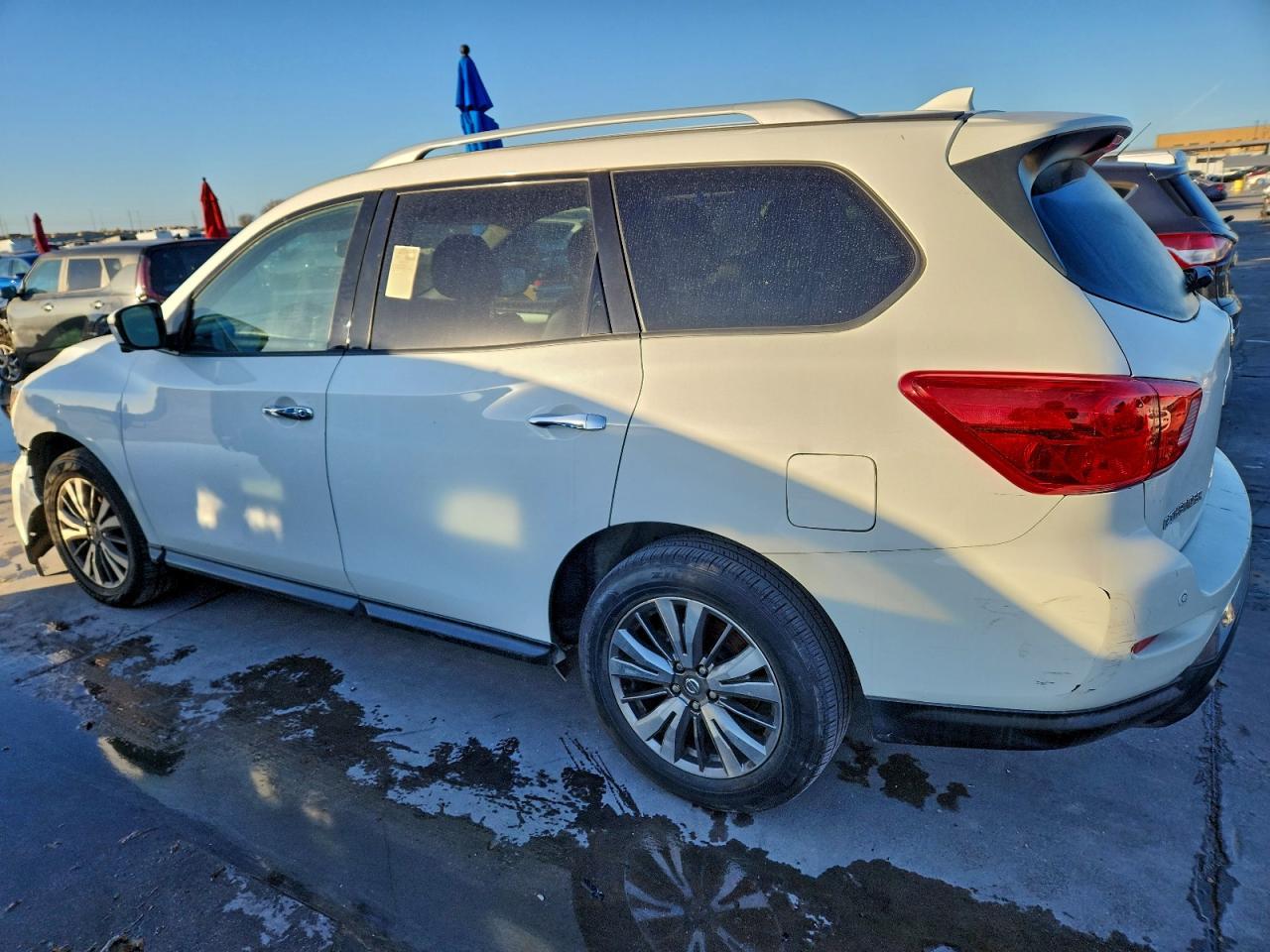 2019 Nissan Pathfinder S - zdjęcie 2