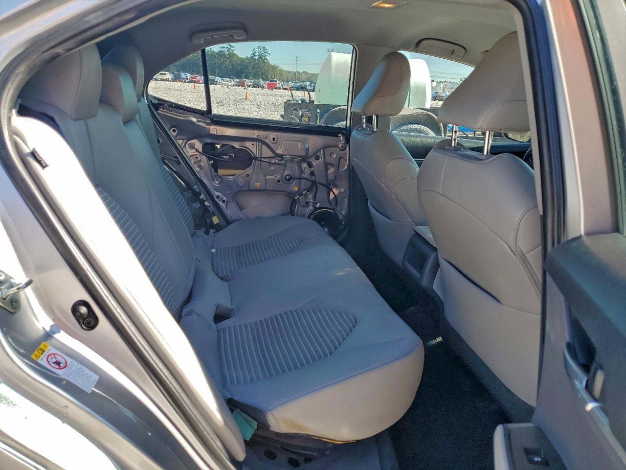 2019 Toyota Camry L - zdjęcie 10