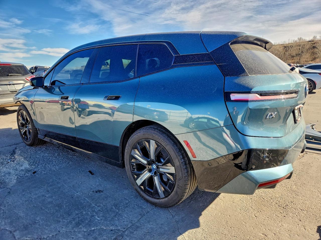 2022 BMW Ix xDrive50 - zdjęcie 2