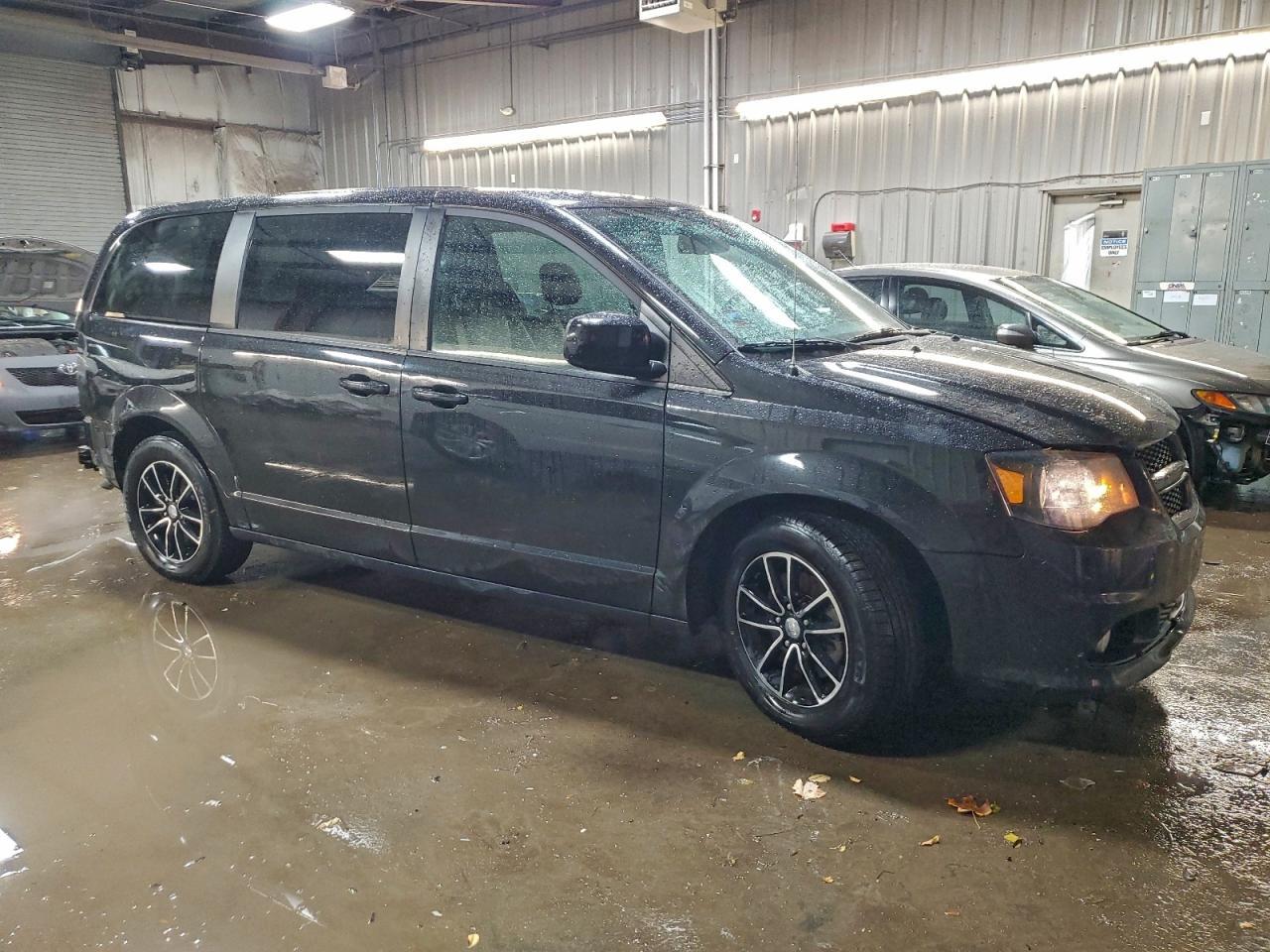 2019 Dodge Grand Caravan Gt - zdjęcie 4