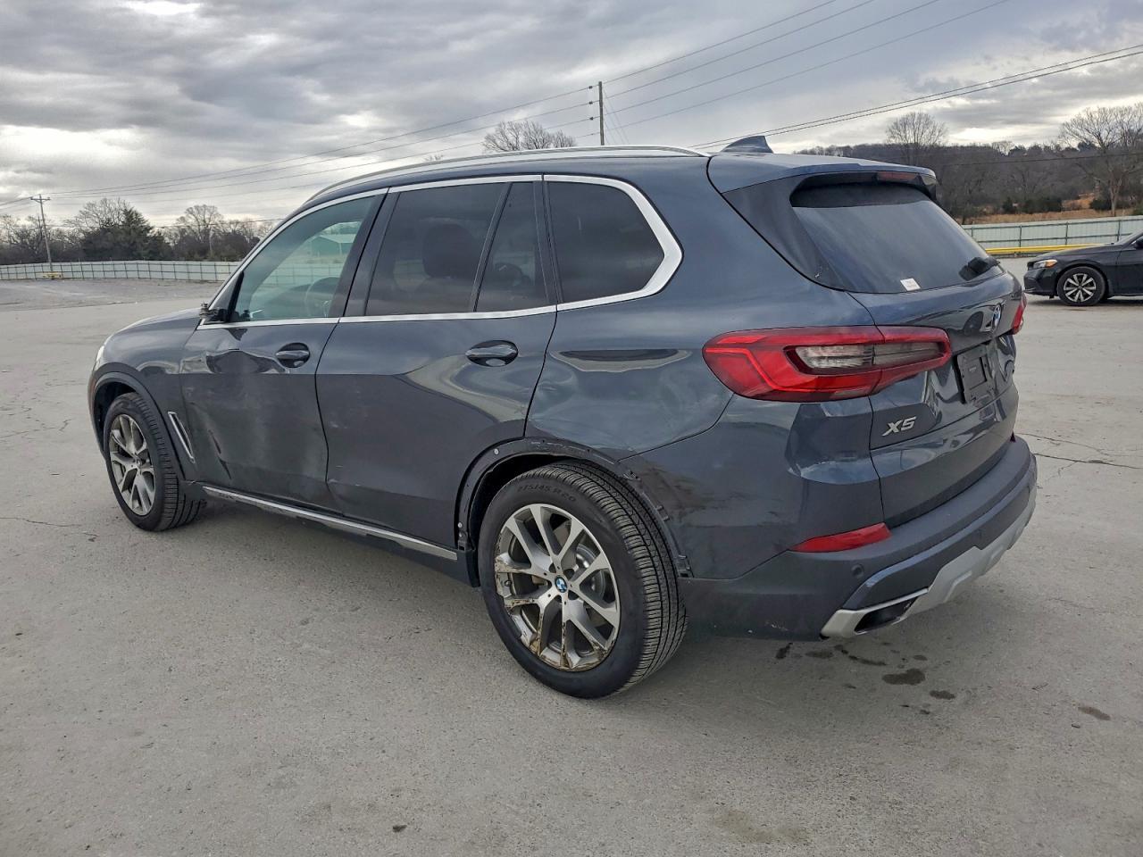 2019 BMW X5 xDrive40I - zdjęcie 2