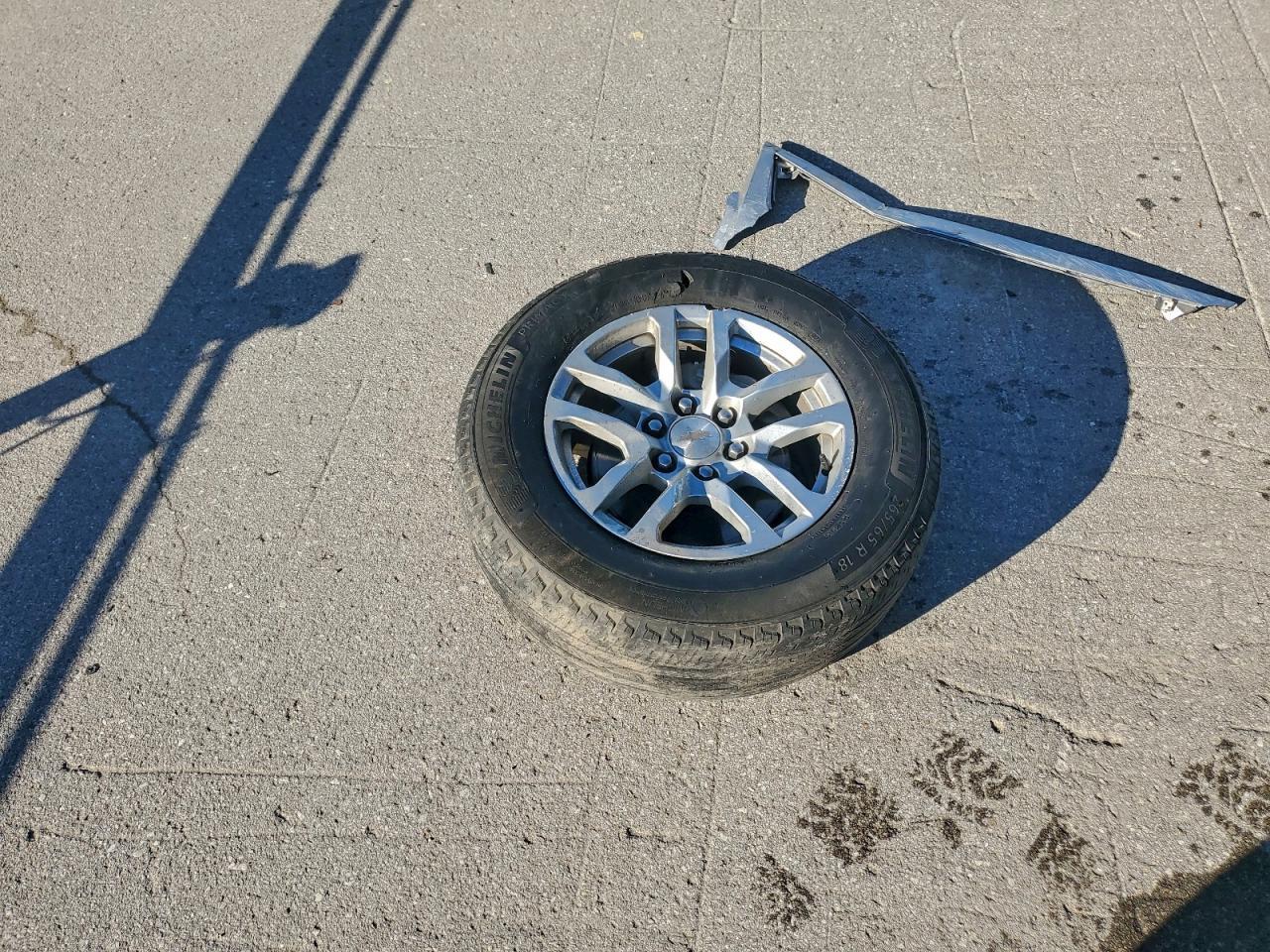 2023 Chevrolet Suburban C1500 Lt - zdjęcie 13