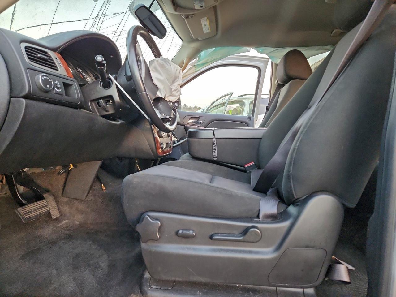 2013 Chevrolet Tahoe C1500 Ls - zdjęcie 7