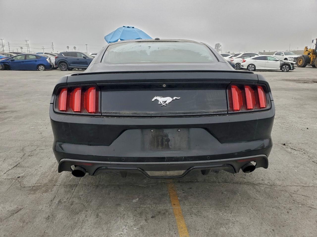 2016 Ford Mustang - zdjęcie 6