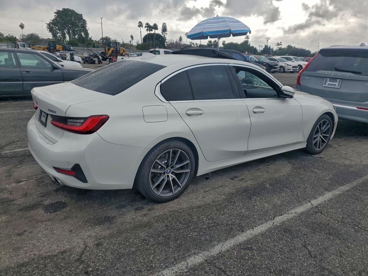 2019 BMW 330I - zdjęcie 3