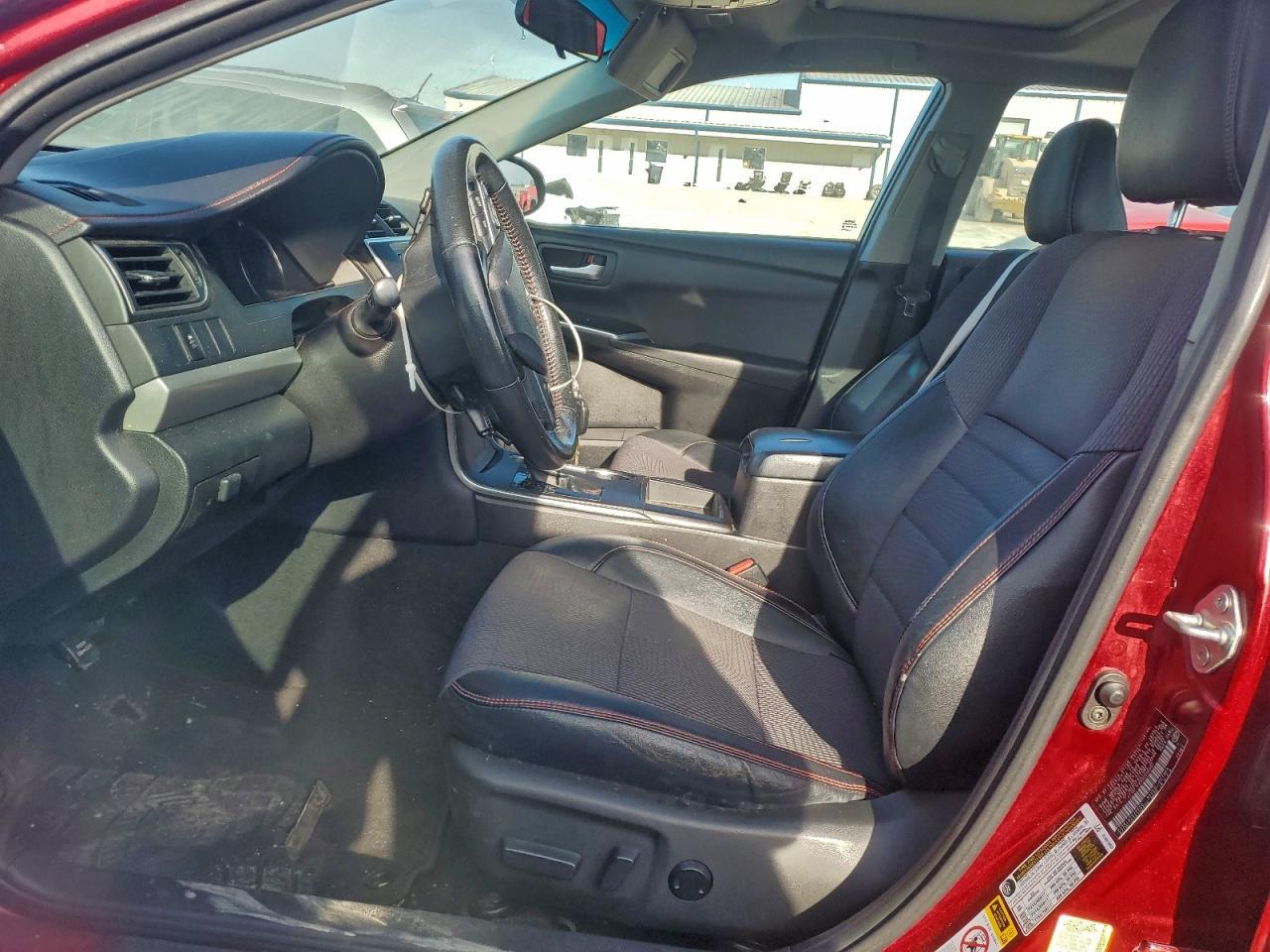 2016 Toyota Camry Le - zdjęcie 7