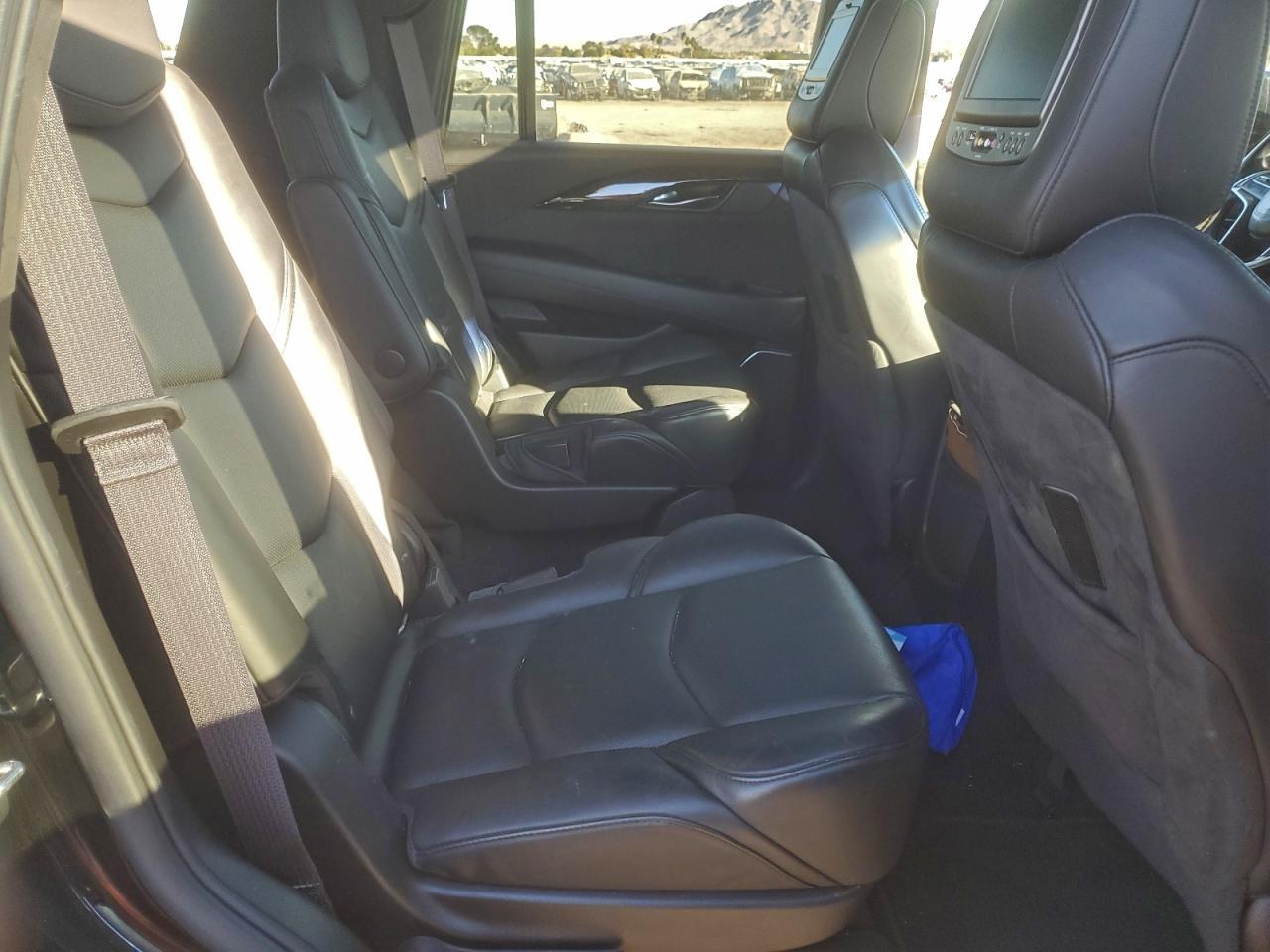 2016 Cadillac Escalade Platinum - zdjęcie 11