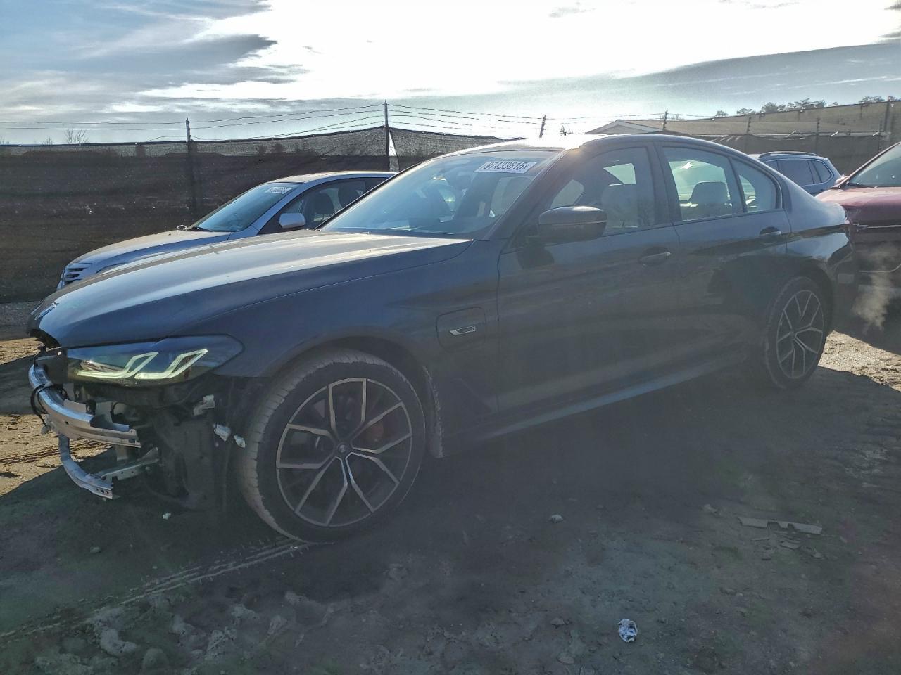 2023 BMW 530Xe - zdjęcie główne