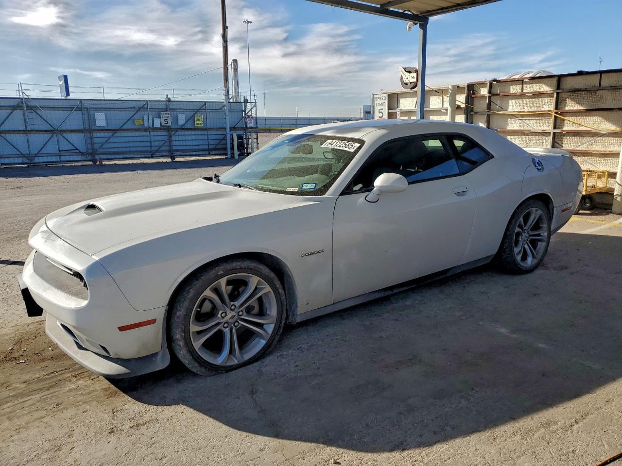 2022 Dodge Challenger R/T - zdjęcie główne