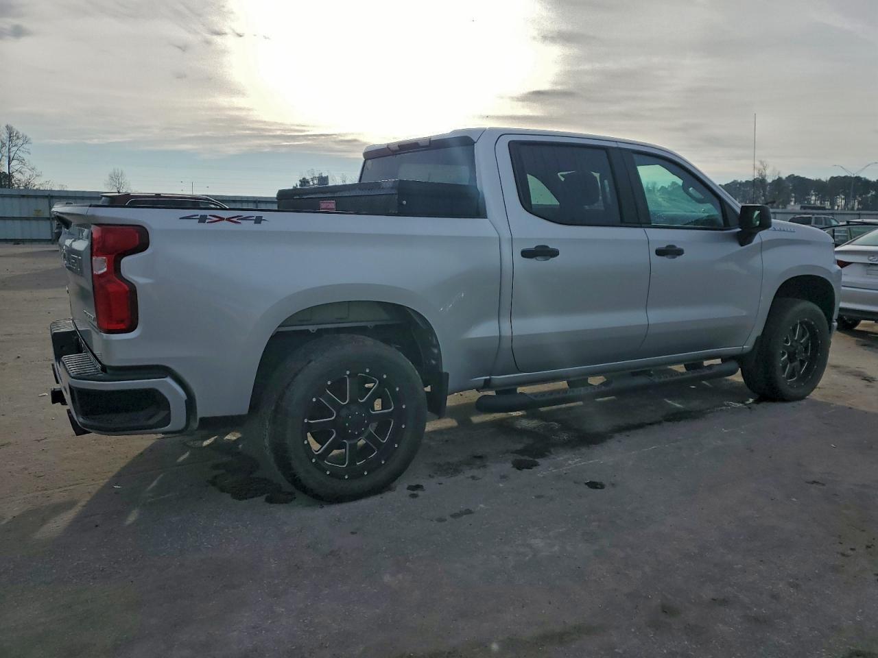 2020 Chevrolet Silverado K1500 Custom - zdjęcie 3