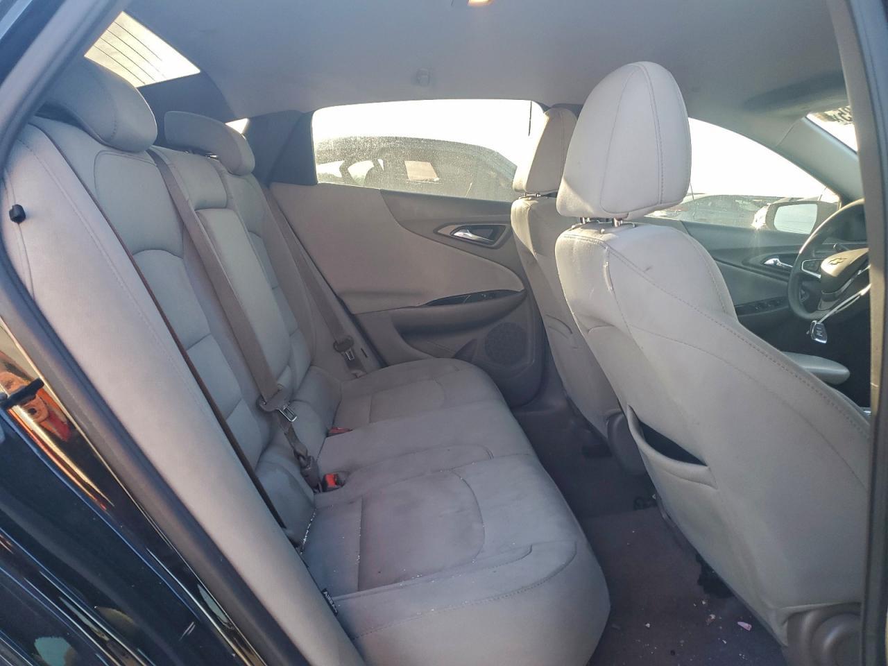 2017 Chevrolet Malibu Ls - zdjęcie 10