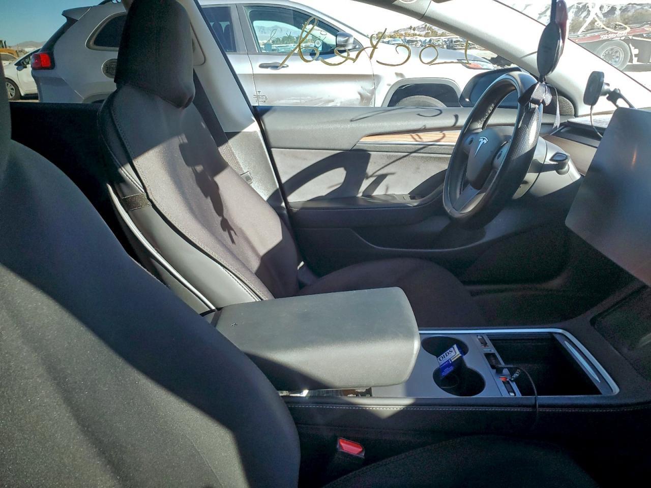 2023 Tesla Model 3 - zdjęcie 13