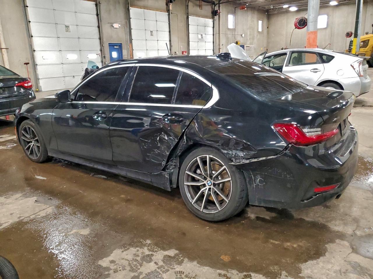 BMW Seria 3 - zdjęcie 2