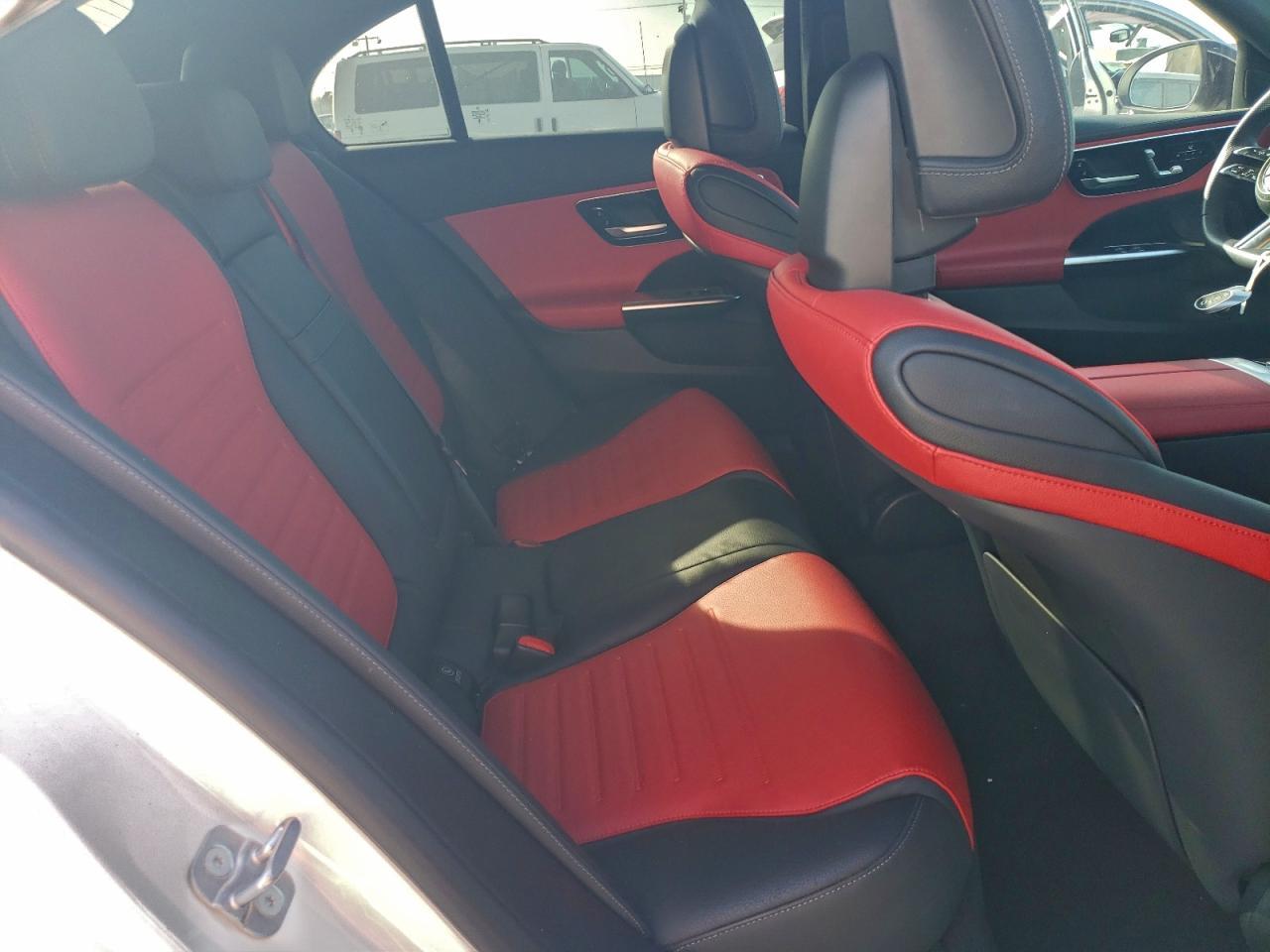 2024 Mercedes-Benz C 300 - zdjęcie 10