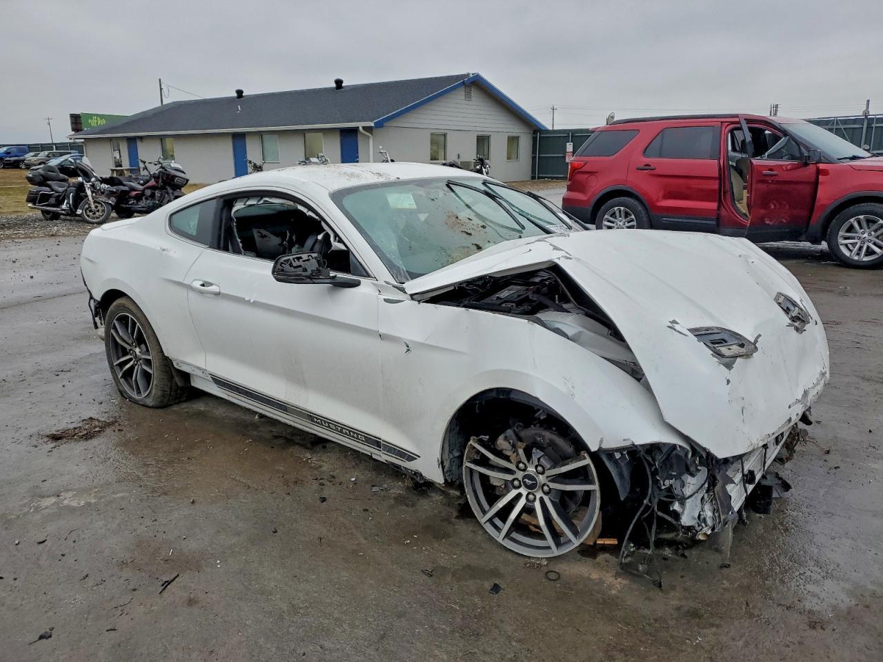 2019 Ford Mustang - zdjęcie 4