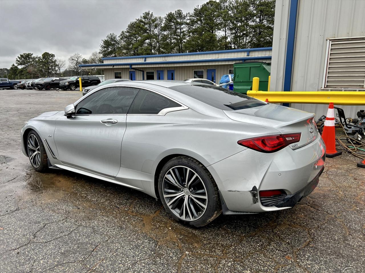 2018 Infiniti Q60 Luxe 300 - zdjęcie 2