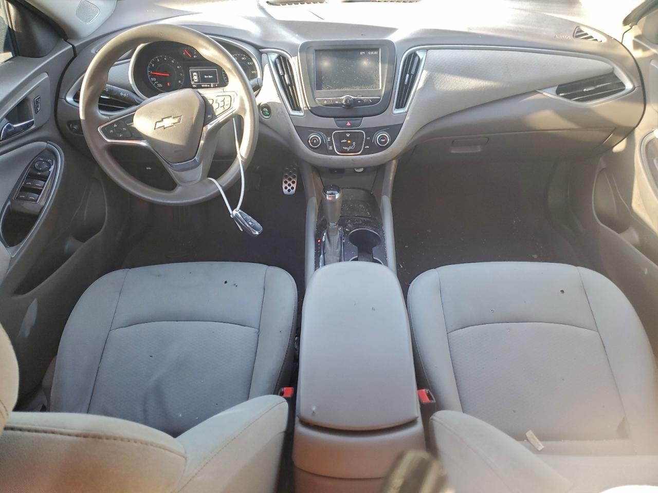 2017 Chevrolet Malibu Ls - zdjęcie 8