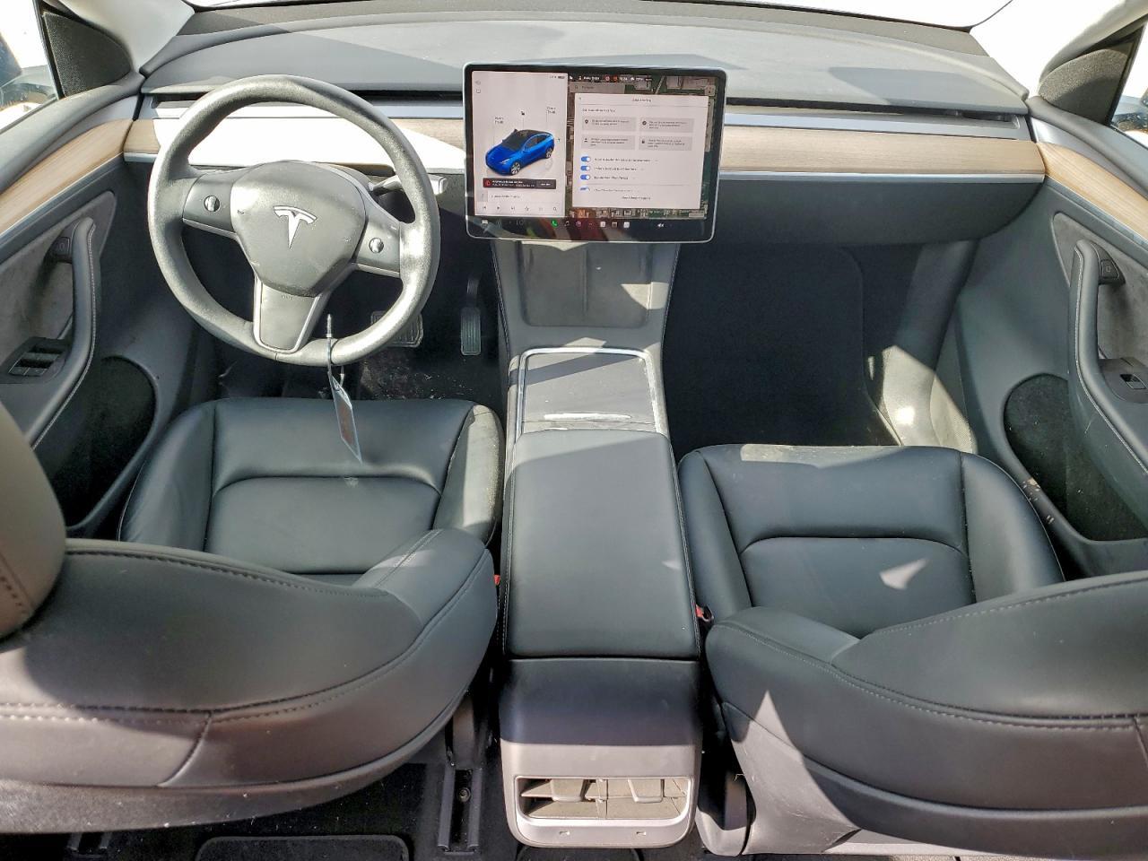 2024 Tesla Model Y - zdjęcie 8