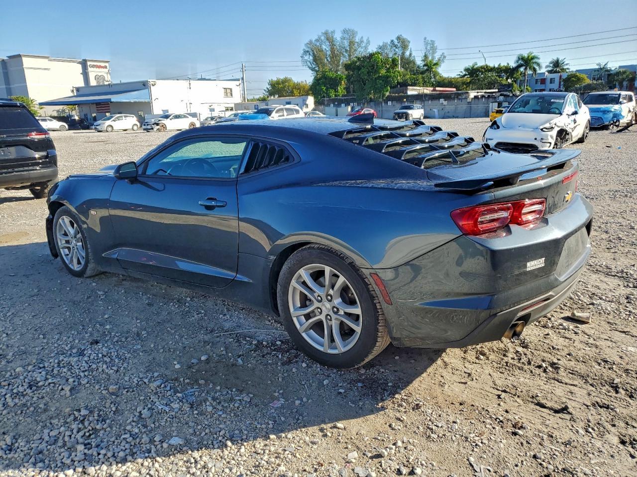 2021 Chevrolet Camaro Ls - zdjęcie 2