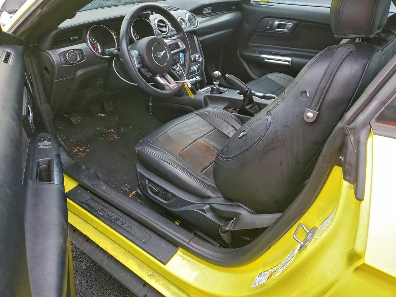 2021 Ford Mustang - zdjęcie 8