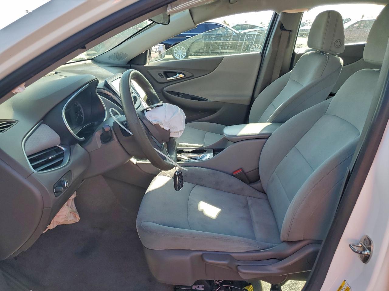 2018 Chevrolet Malibu Ls - zdjęcie 7