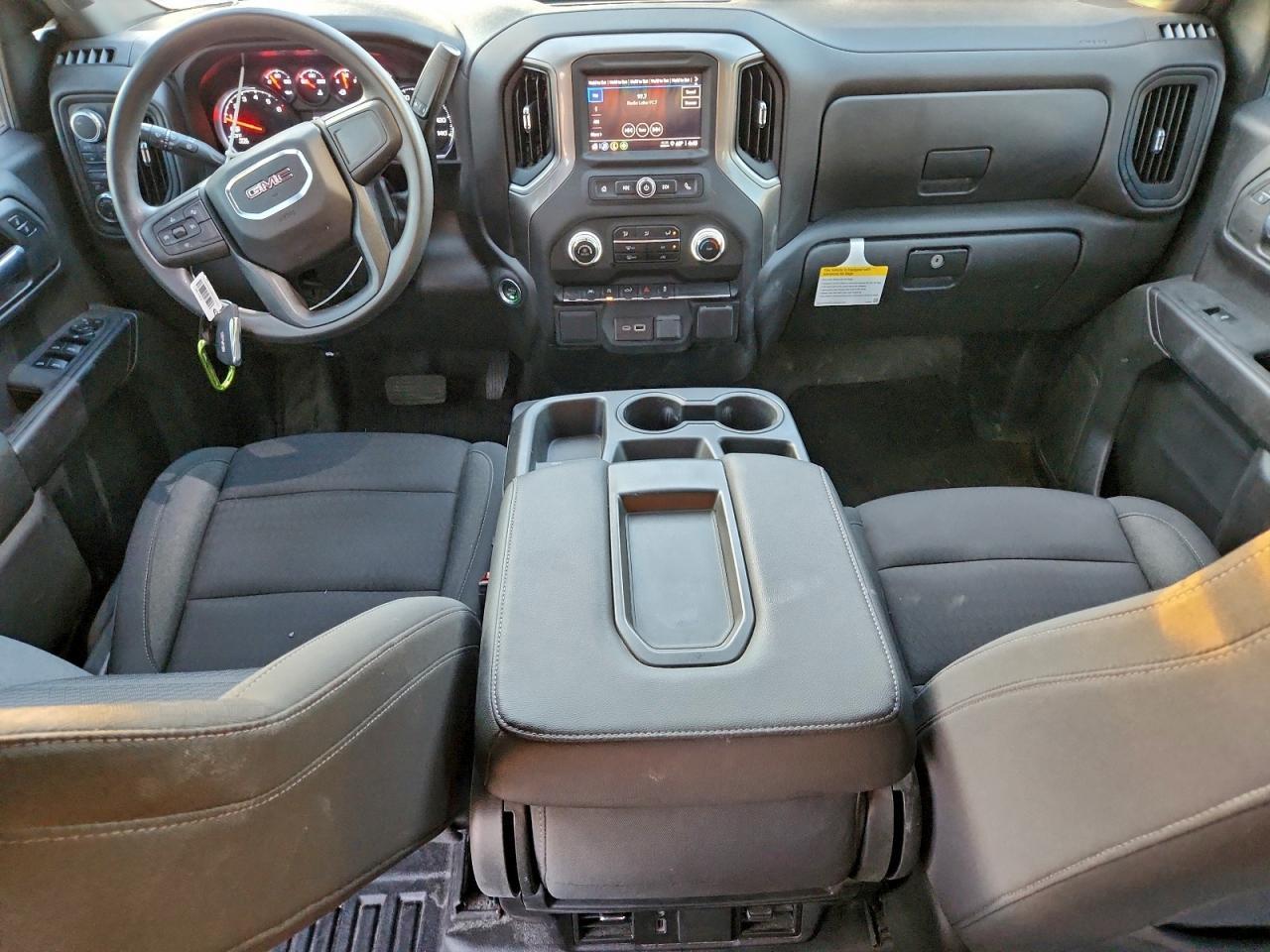 2024 GMC Sierra K1500 - zdjęcie 8