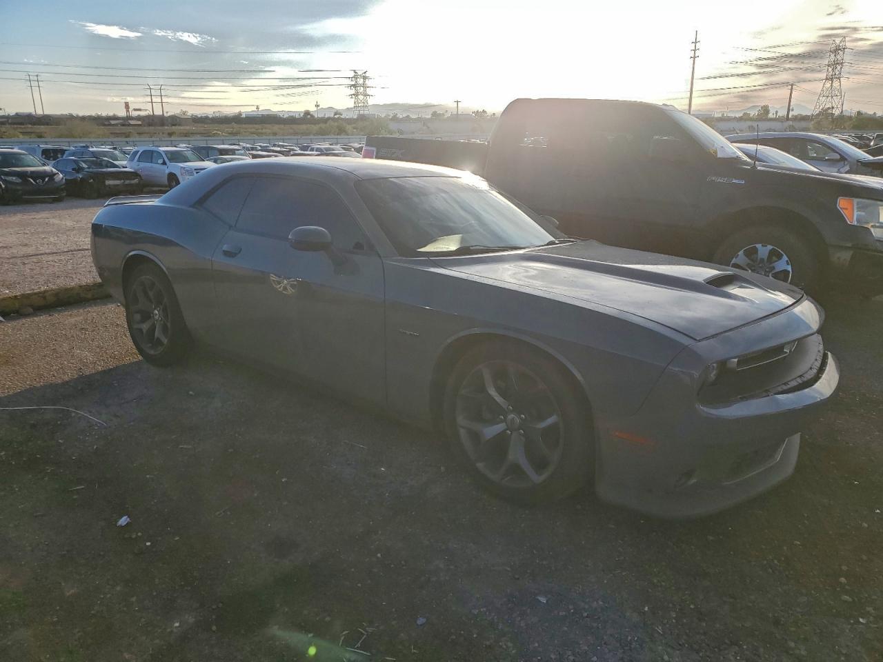 2019 Dodge Challenger R/T - zdjęcie 4